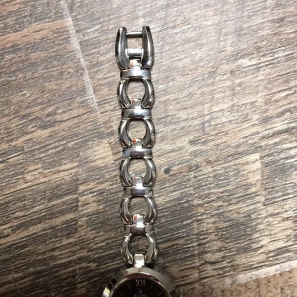 🌻Bulova Bracelet Watch Stainless Steel Analog - Picture 4 of 12